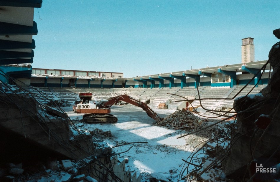 DÉMOLITION DU CENTRE PAULSAUVÉ 30 ANS DÉJÀ EST MÉDIA Montréal