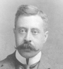 Carlos d'Alcantare comte belge et fleuriste vers 1900. (Photo: Courtoisie Atelier d'histoire MHM.)